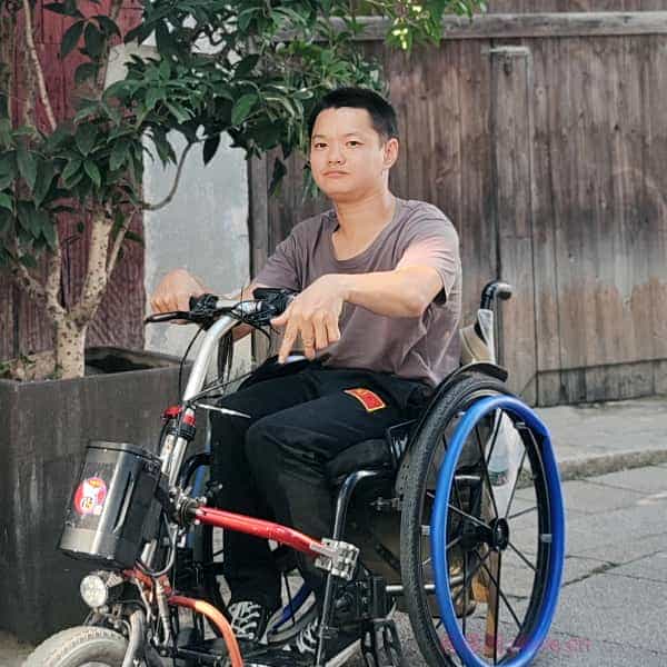 33岁岁湖北单身帅哥 - 钦州吉缘网